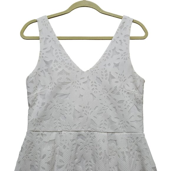 White Lace Sleeveless V-Neck Fit & Flare Dress Size 5 By Crystal Doll - Picture 3 of 12